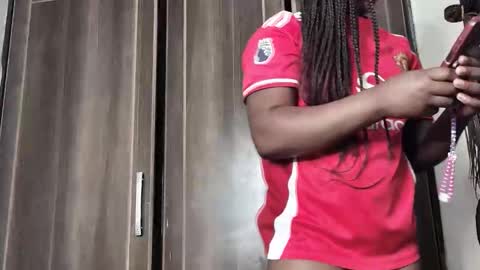 Snapshot of shortnswee254 chatting on November 2025 06:30:02 PM shortnswee254 online show from November 2025 06:30:02 PM