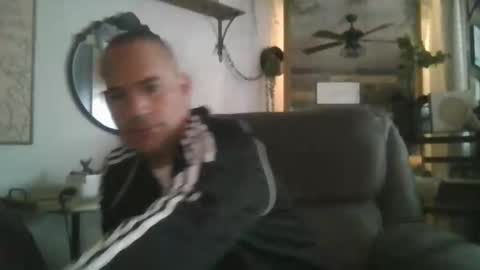 Red4040 online show from November 2025 06:37:02 PM