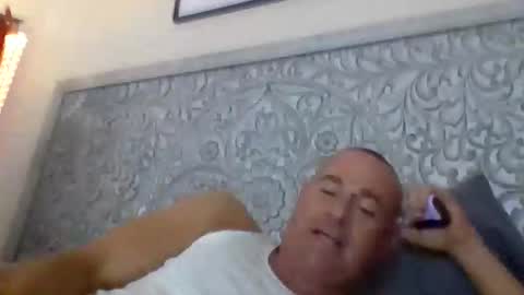 Red4040 online show from November 2025 11:32:02 PM