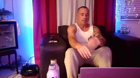 Red4040 online show from November 2025 03:50:02 AM