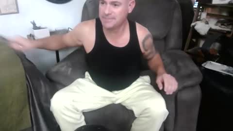 Red4040 online show from November 2025 08:00:01 PM