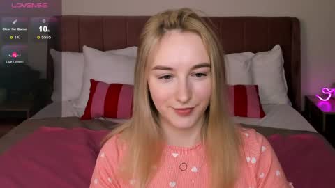 Snapshot of shy__polly chatting on May 2026 10:50:03 PM Polly online show from May 2026 10:50:03 PM