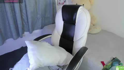 Snapshot of shy_angel4 chatting on March 2025 06:10:01 AM Nahomy online show from March 2025 06:10:01 AM