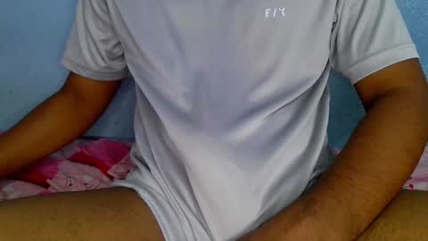 Snapshot of shy_eyes_ chatting on December 2024 09:21:02 AM shyeyes online show from December 2024 09:21:02 AM