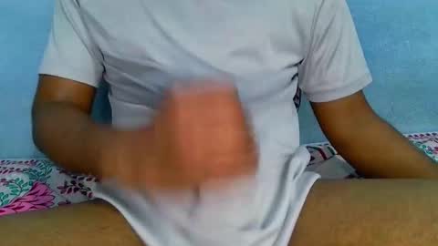 Snapshot of shy_eyes_ chatting on February 2025 01:55:02 PM shyeyes online show from February 2025 01:55:02 PM