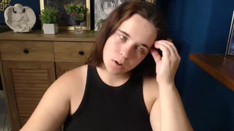 Snapshot of shy_lil chatting on September 2025 01:11:02 PM shy_lil online show from September 2025 01:11:02 PM