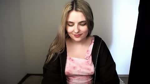 shy_sabrina_ online show from April 2026 12:22:01 PM