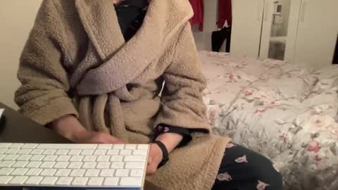 shyboy0533 online show from December 2025 04:25:02 PM