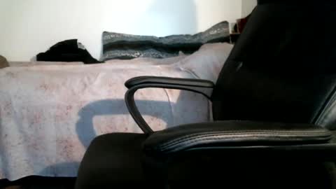 shyboyhugecum2020 online show from July 2026 12:06:01 AM