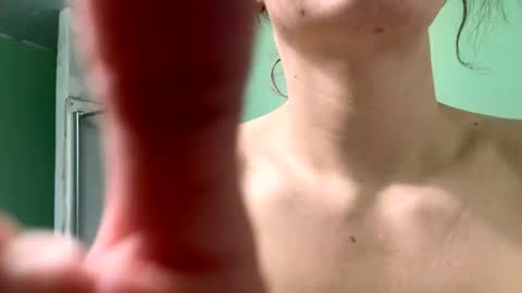 Snapshot of shyg1r1 chatting on January 2025 10:19:01 PM Sasha online show from January 2025 10:19:01 PM