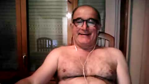 Snapshot of shymmy10 chatting on April 2026 04:37:02 AM shymmy10 online show from April 2026 04:37:02 AM