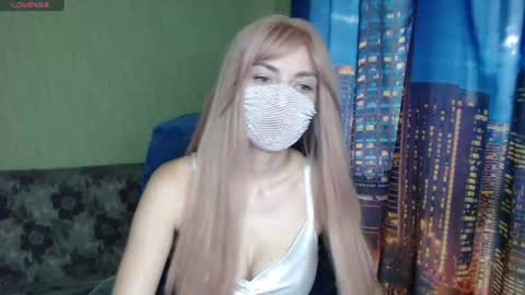 Snapshot of shynesssophie chatting on July 2026 07:03:01 AM Sophie 3 online show from July 2026 07:03:01 AM