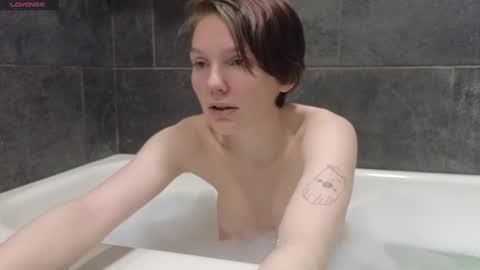 Hippie online show from February 2025 07:36:02 AM