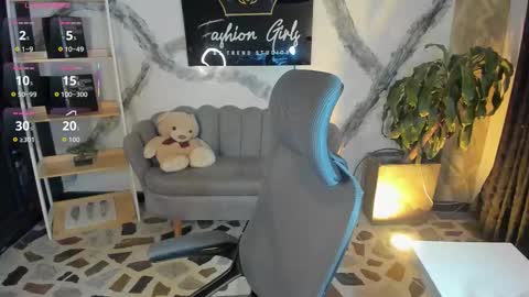 siafoxx_ online show from March 2026 05:22:02 AM