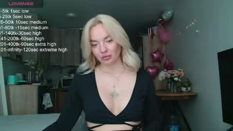 Snapshot of siberian_girl_ chatting on May 2026 06:40:01 AM Eva online show from May 2026 06:40:01 AM
