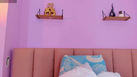 sienna_mg12 online show from November 2025 12:13:01 PM