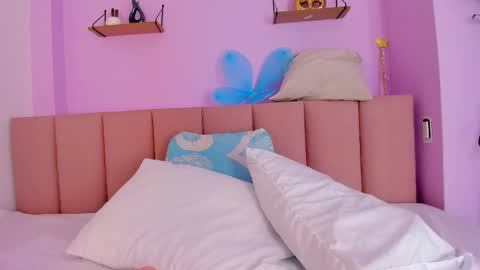 sienna_mg12 online show from November 2025 12:16:01 PM