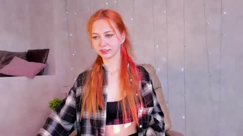 Snapshot of sienna_nyx chatting on April 2026 09:34:02 AM Sienna online show from April 2026 09:34:02 AM