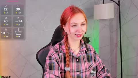 Snapshot of sienna_nyx chatting on May 2026 08:44:02 AM Sienna online show from May 2026 08:44:02 AM