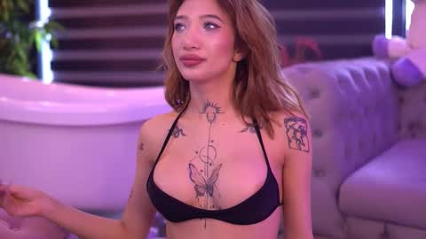 Sienna online show from September 2025 07:56:02 AM