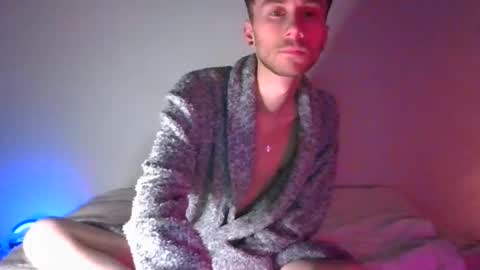 siiimon777 online show from March 2026 06:18:01 AM