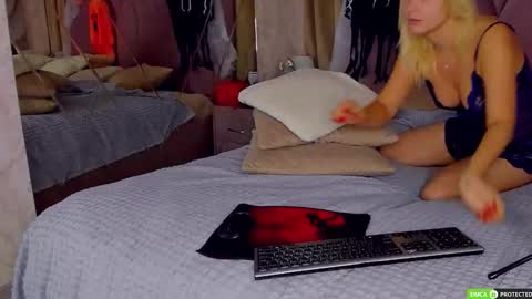 SilasCollins online show from October 2025 10:05:02 AM