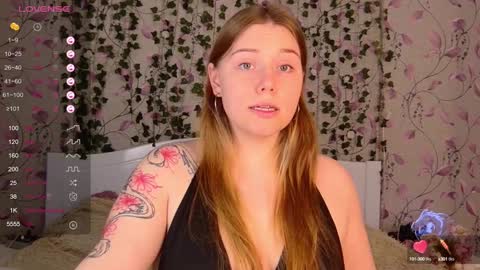 Snapshot of silent_princesses chatting on December 2024 01:02:02 PM Chloe online show from December 2024 01:02:02 PM