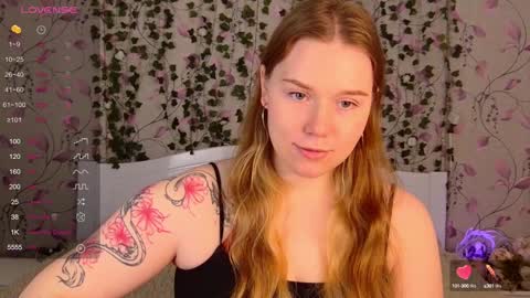 Snapshot of silent_princesses chatting on December 2024 09:12:02 AM Chloe online show from December 2024 09:12:02 AM