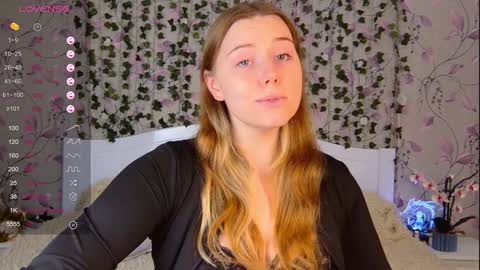 Snapshot of silent_princesses chatting on December 2024 02:10:02 PM Chloe online show from December 2024 02:10:02 PM