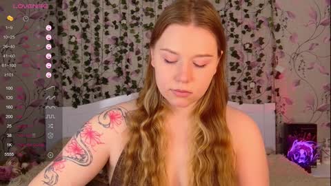 Snapshot of silent_princesses chatting on December 2024 07:49:02 AM Chloe online show from December 2024 07:49:02 AM