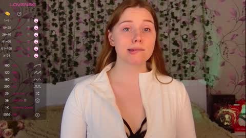 Snapshot of silent_princesses chatting on December 2024 09:31:01 AM Chloe online show from December 2024 09:31:01 AM