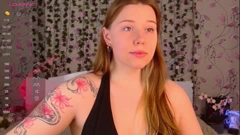 Snapshot of silent_princesses chatting on January 2025 01:52:02 PM Chloe online show from January 2025 01:52:02 PM