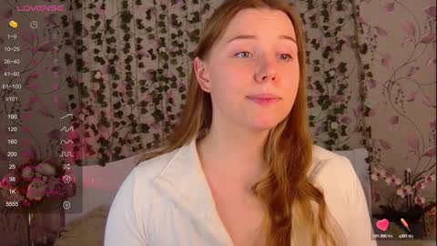 Snapshot of silent_princesses chatting on January 2025 01:35:02 PM Chloe online show from January 2025 01:35:02 PM