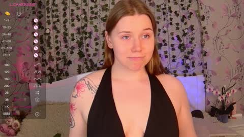 Snapshot of silent_princesses chatting on January 2025 01:17:02 PM Chloe online show from January 2025 01:17:02 PM