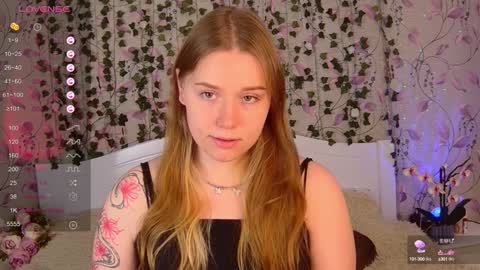 Snapshot of silent_princesses chatting on February 2025 02:37:01 PM Chloe online show from February 2025 02:37:01 PM