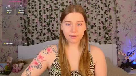 Snapshot of silent_princesses chatting on February 2025 04:35:01 AM Chloe online show from February 2025 04:35:01 AM