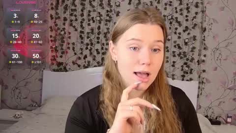 Snapshot of silent_princesses chatting on October 2025 05:04:02 AM Chloe online show from October 2025 05:04:02 AM