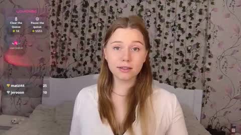 Snapshot of silent_princesses chatting on October 2025 07:27:02 AM Chloe online show from October 2025 07:27:02 AM