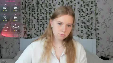 Snapshot of silent_princesses chatting on October 2025 05:10:01 AM Chloe online show from October 2025 05:10:01 AM