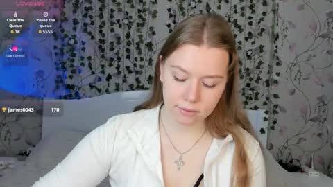 Snapshot of silent_princesses chatting on November 2025 05:29:02 AM Chloe online show from November 2025 05:29:02 AM