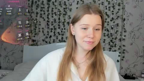 Snapshot of silent_princesses chatting on November 2025 05:10:01 AM Chloe online show from November 2025 05:10:01 AM