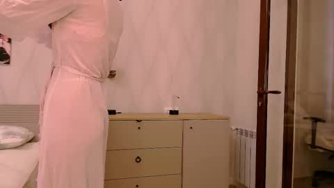 silk_ann online show from November 2025 05:18:02 AM