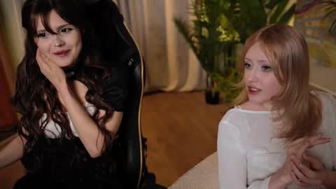 silk_aura online show from September 2025 07:25:01 PM