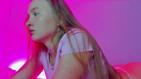 Mila online show from September 2025 08:14:01 AM