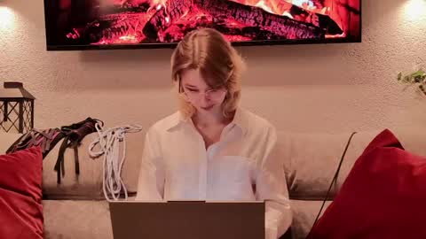 Snapshot of silva_tailll chatting on April 2026 07:12:02 PM silva online show from April 2026 07:12:02 PM