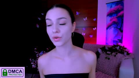 Snapshot of silvia_queen1 chatting on December 2024 09:44:02 PM Silvia nude in pvt online show from December 2024 09:44:02 PM