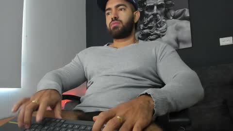 simon_leon01 online show from January 2025 12:42:01 PM