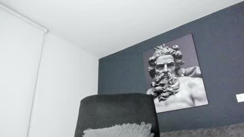 simon_leon01 online show from January 2025 11:22:01 PM