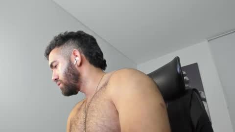 Snapshot of simon_leon01 chatting on April 2026 01:30:01 AM simon_leon01 online show from April 2026 01:30:01 AM