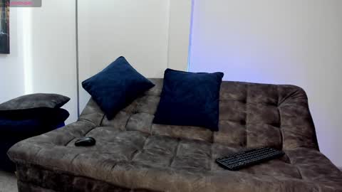Snapshot of simonlambert__ chatting on February 2025 04:47:01 PM Simon online show from February 2025 04:47:01 PM